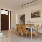 Vakantiehuis Olive View Dikella