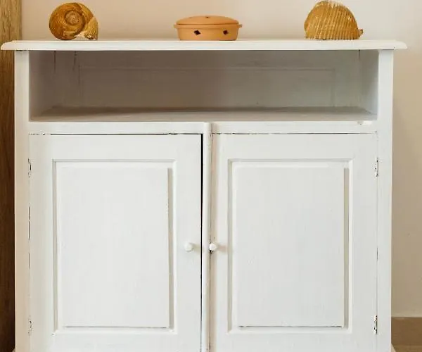 Olive View * Dikella